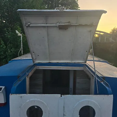 Botel Peniche Loft La Campanella
